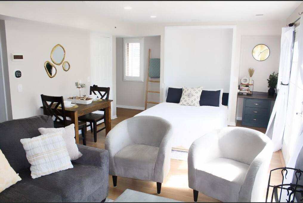 נורוויץ' Cozy French Style Villa- 3 Bed-Casino-Pools-Jacuzzi מראה חיצוני תמונה